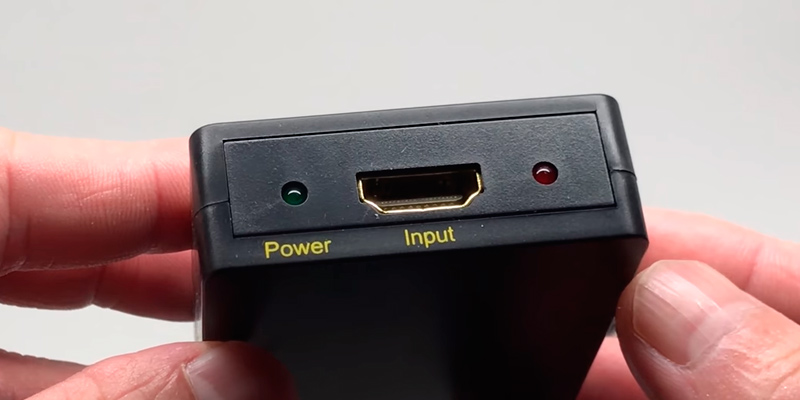 Musou 4330165836 HDMI Switch Powered Splitter in the use