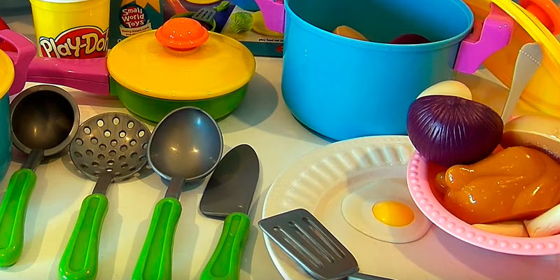Review of Small World Toys Living - Young Chef Cookware Playset