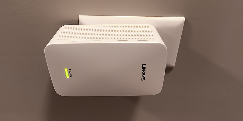 Linksys ‎RE7310 WiFi 6 Range Booster, Dual-Band Booster in the use