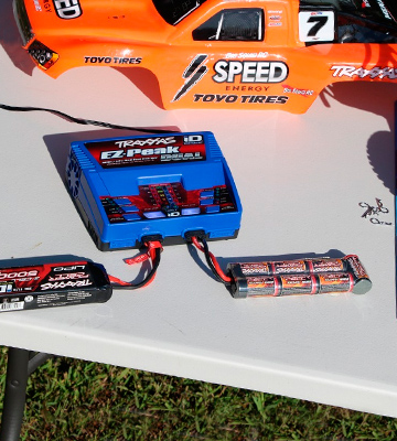 Review of Traxxas 2972 EZ-Peak Plus 100 Watt NiMH/LiPo Dual Charger with iD System