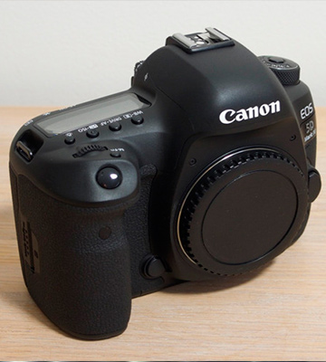 Review of Canon EOS 5D Mark ІV Full Frame Digital SLR Camera (Body Only)