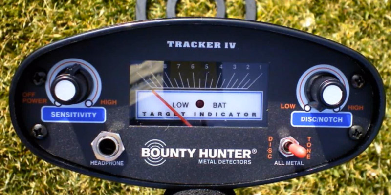 Bounty Hunter Tracker IV (TK4 ) Metal Detector in the use