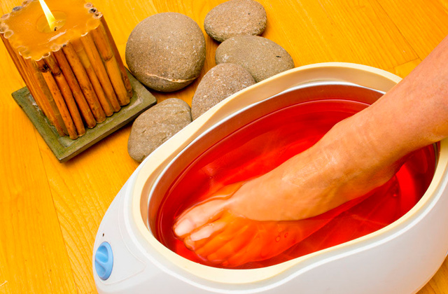 Best Paraffin Baths for Professional and Home Use  