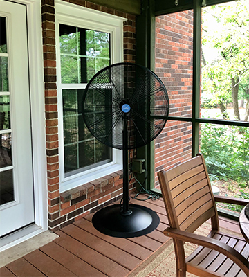 Review of iLIVING ILG8P30M 30 Pedestal Outdoor Oscillating Fan with Misting kit