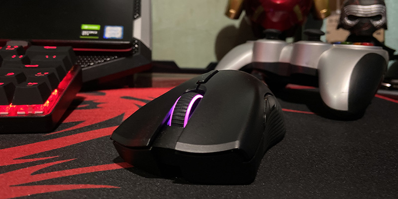 Razer Mamba Wireless Gaming Mouse in the use
