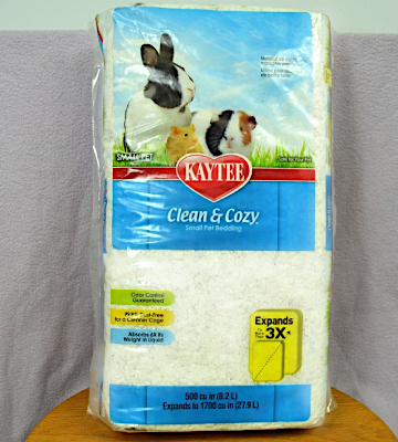 Review of Kaytee Clean & Cozy White Small Animal Bedding