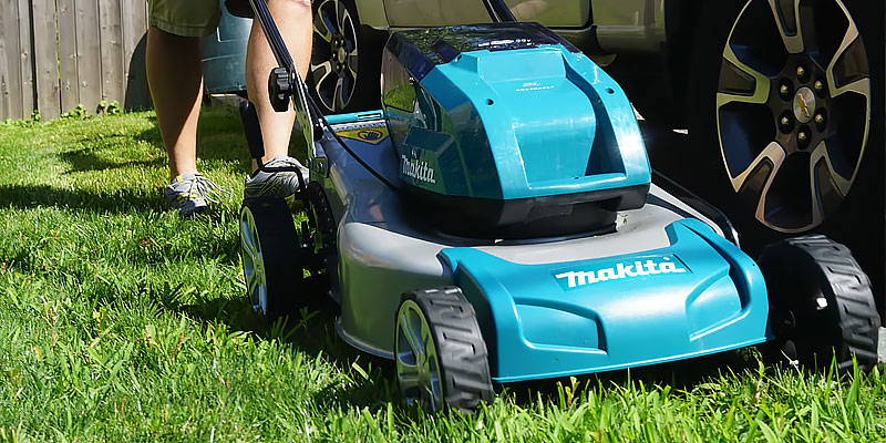 Review of Makita XML03Z 36V (18V X2) LXT Brushless 18" Lawn Mower