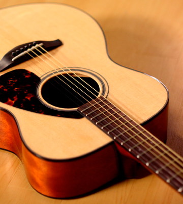 Review of Yamaha FG800 Acoustic Guitar