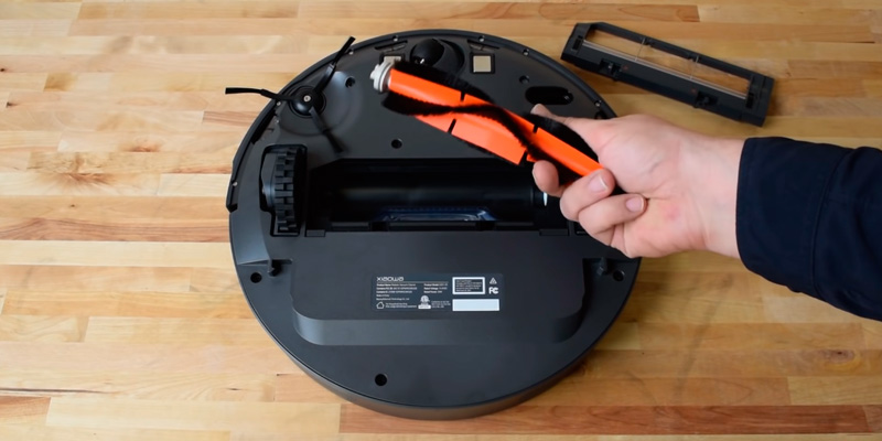 Roborock E35 Robot Vacuum and Mop in the use