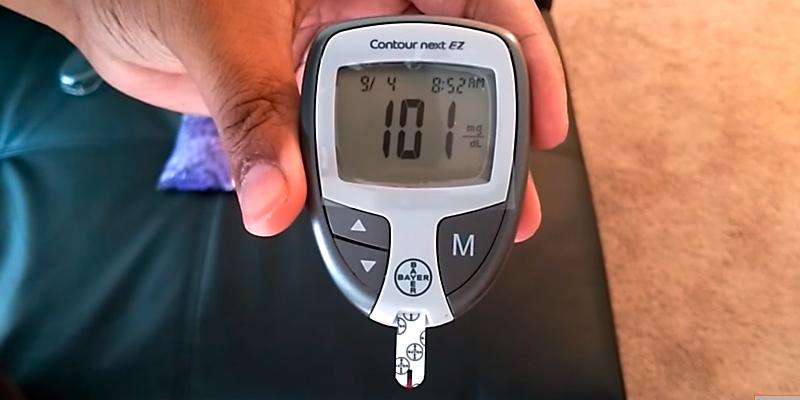 active1se Contour Next Complete Diabetes Testing Kit in the use