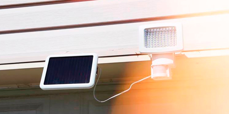 Review of Sunforce 82080 80-LED Solar Motion Light