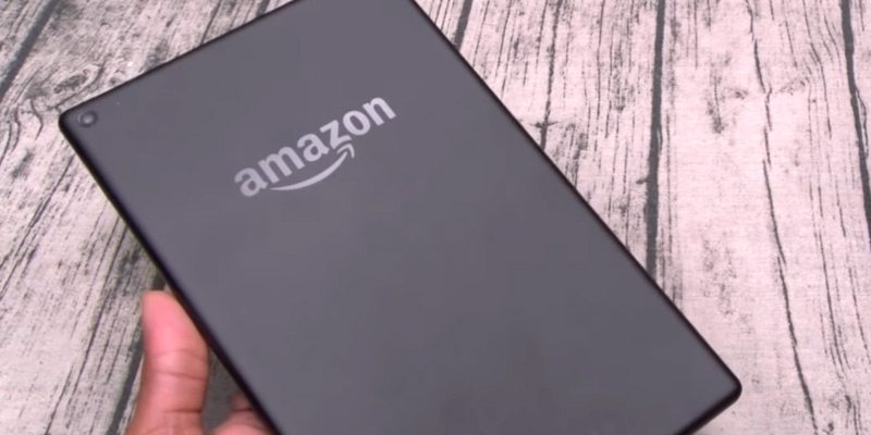 Amazon Fire HD 10 (2019) 10-Inch Tablet in the use