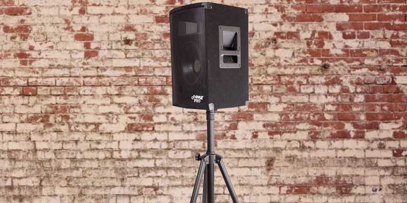 PylePro PSTND2 Universal Speaker Stand Mount Holder application