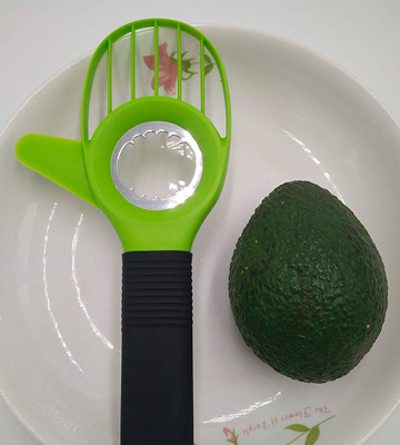 Review of UNIQUEE 3-in-1 Avocado Tool Slicer Pitter Cutter Corer Peeler