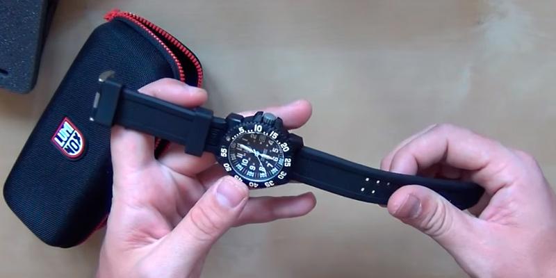 Review of Luminox 3051 Men's EVO Navy SEAL Colormark Watch