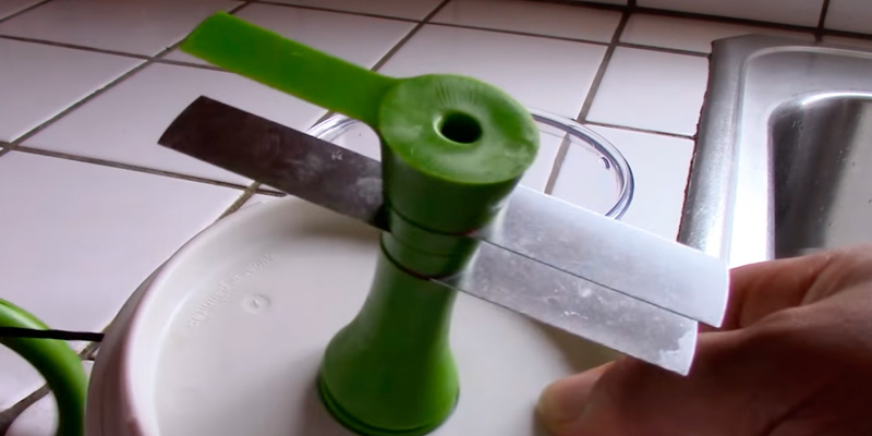 Detailed review of Chef'n Hand-Powered Food Chopper
