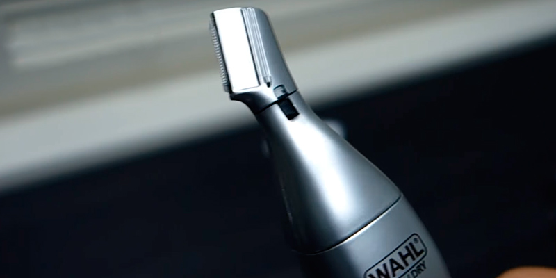 Wahl 5545-427 Nose, Ear and Eyebrow Hair Trimmer in the use - Bestadvisor
