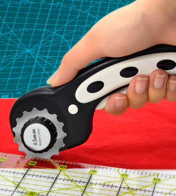Review of Headley Tools Rotary Cutter with 6pc 45mm Rotary Blade